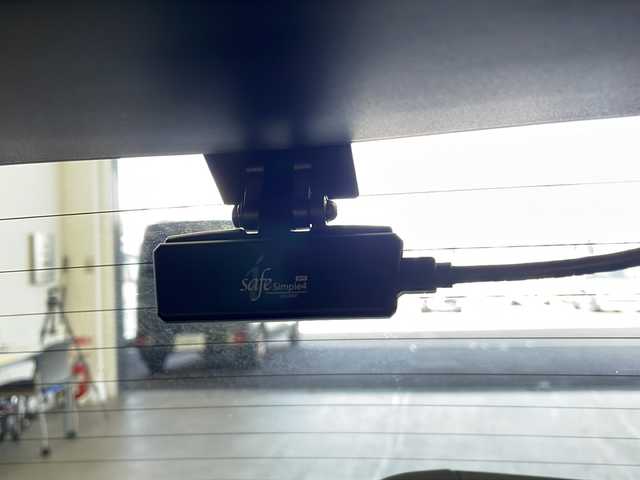 トヨタ ヤリス Z 栃木県 2020(令2)年 2万km ブラック 純正ディスプレイオーディオ/（ナビ／Ｂｌｕｅｔｏｏｔｈ／ＡＭ／ＦＭ）/バックカメラ　/ビルトインＥＴＣ　/レーダークルーズコントロール　/前後ドライブレコーダー　/社外アルミホイール　/シートヒーター/純正マット/スペアキー１本/ステアリングスイッチ