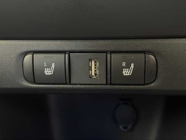 トヨタ ヤリス Z 栃木県 2020(令2)年 2万km ブラック 純正ディスプレイオーディオ/（ナビ／Ｂｌｕｅｔｏｏｔｈ／ＡＭ／ＦＭ）/バックカメラ　/ビルトインＥＴＣ　/レーダークルーズコントロール　/前後ドライブレコーダー　/社外アルミホイール　/シートヒーター/純正マット/スペアキー１本/ステアリングスイッチ