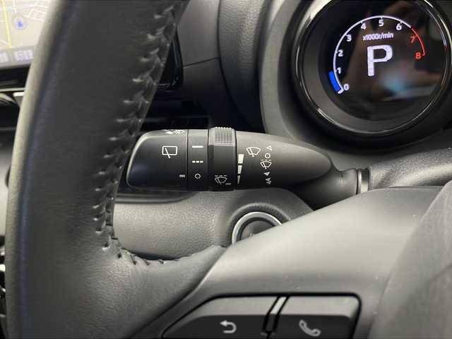 トヨタ ヤリス Z 栃木県 2020(令2)年 2万km ブラック 純正ディスプレイオーディオ/（ナビ／Ｂｌｕｅｔｏｏｔｈ／ＡＭ／ＦＭ）/バックカメラ　/ビルトインＥＴＣ　/レーダークルーズコントロール　/前後ドライブレコーダー　/社外アルミホイール　/シートヒーター/純正マット/スペアキー１本/ステアリングスイッチ