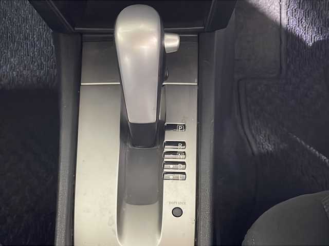 日産 ウイングロード 15M Vリミテッド 沖縄県 2017(平29)年 5.2万km ホワイトパール 禁煙車　/純正ナビ　【MJ116D-A】/　Ｂｌｕｅｔｏｏｔｈ　フルセグ　ＣＤ　/バックカメラ　/ＥＴＣ　/スマートキー　/オートライト　/キセノンライト　/純正フロアマット　/ドアバイザー　/スペアキー