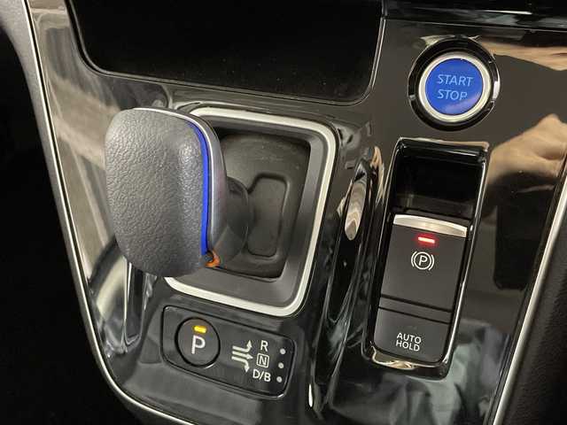 日産 セレナ e－パワー ハイウェイスター V 福岡県 2021(令3)年 5万km ダイヤモンドブラック 純正９型ナビ/フルセグテレビ/プロパイロット/デジタルインナーミラー/ドライブレコーダー/両側電動パワースライドドア/純正フリップダウンモニター/ビルトインＥＴＣ/アラウンドビューモニター/バックカメラ/オートホールド