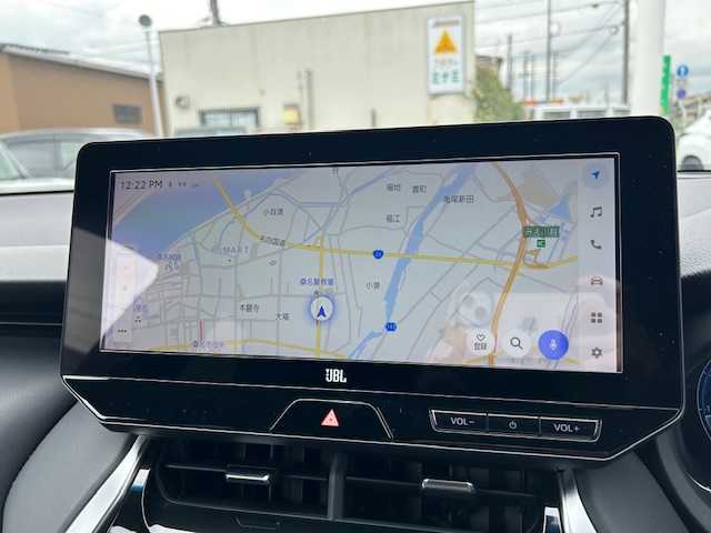 トヨタ ハリアー Z 三重県 2023(令5)年 1.3万km プラチナホワイトパールマイカ メーカーオプション/・調光パノラマルーフ/・パノラミックビューモニター/セーフティセンス/・プリクラッシュセーフティ/・レーントレーシングアシスト/・レーダークルーズコントロール/・アダプティブハイビームアシスト/・ロードサインアシスト/・カーブ速度抑制機能/・ドライバー異常時対応システム/・横断歩行者検知機能/・低速時加速抑制機能/・緊急時操舵支援/ブラインドスポットモニター/パーキングサポートブレーキ/モデリスタエアロ/JBLプレミアムサウンドシステム/純正12.3型ナビ/フルセグTV/【Bluetooth/USB/Miracast】/ビルトインETC2.0/カラーヘッドアップディスプレイ/パワーバックドア/ハーフレザーシート/D席パワーシート/オートライト/プロジェクター式LEDヘッドランプ/デイタイムランニングランプ/LEDフロントフォグランプ/225/55R純正19インチAW/プッシュスタート/スマートキー/スペアキー/フロアマット