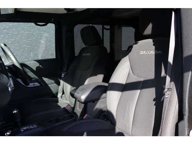 クライスラー・ジープ ジープ ラングラー アンリミテッド サハラ 大分県 2016(平28)年 6.1万km 黒 当店買取車両/保証書/クルーズコントロール/社外ナビ（CN-RE03D）/地デジ/Bluetooth/アルパインサウンド/サイドカメラ/社外ＬＥＤヘッドライト/オートライト/Ｆ／Ｒフォグ/純正フロアマット/純正１８インチＡＷ/社外ドライブレコーダー前後（ZDR045WL）/ＥＴＣ