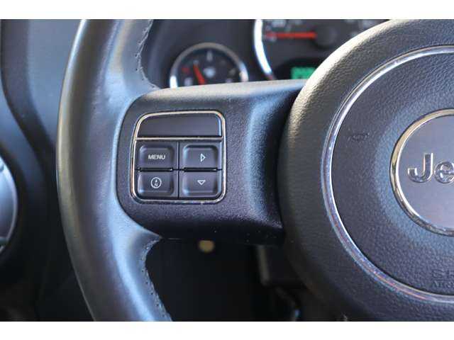 クライスラー・ジープ ジープ ラングラー アンリミテッド サハラ 大分県 2016(平28)年 6.1万km 黒 当店買取車両/保証書/クルーズコントロール/社外ナビ（CN-RE03D）/地デジ/Bluetooth/アルパインサウンド/サイドカメラ/社外ＬＥＤヘッドライト/オートライト/Ｆ／Ｒフォグ/純正フロアマット/純正１８インチＡＷ/社外ドライブレコーダー前後（ZDR045WL）/ＥＴＣ