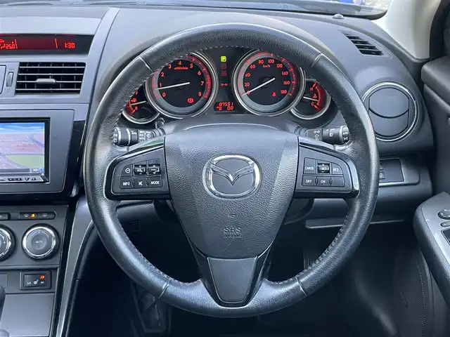 マツダ アテンザ スポーツワゴン 25EX 静岡県 2012(平24)年 8.8万km ブラック 社外ナビ　（C9P9）/地デジ　/Ｂカメラ　/ＢＯＳＥサウンドシステム　/社外後席モニター　/本革シート　/ＰＷシート　/シートヒーター　/コーナーセンサー　/オートライト　/ステアリングスイッチ　/社外前後ドラレコ　/ＥＴＣ/純正17インチAW/社外マフラー/スマートキー/スペアキー/保証書/取説