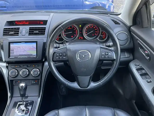 マツダ アテンザ スポーツワゴン 25EX 静岡県 2012(平24)年 8.8万km ブラック 社外ナビ　（C9P9）/地デジ　/Ｂカメラ　/ＢＯＳＥサウンドシステム　/社外後席モニター　/本革シート　/ＰＷシート　/シートヒーター　/コーナーセンサー　/オートライト　/ステアリングスイッチ　/社外前後ドラレコ　/ＥＴＣ/純正17インチAW/社外マフラー/スマートキー/スペアキー/保証書/取説