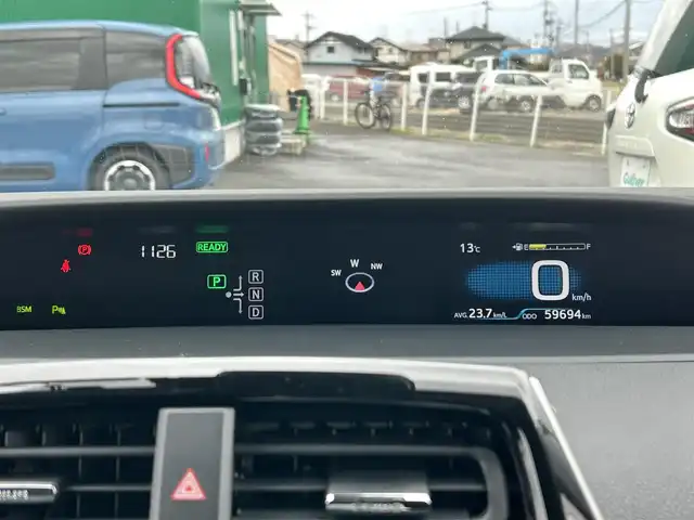 トヨタ プリウス A プレミアム　ツーリングセレ 宮城県 2016(平28)年 6万km スティールブロンドM 寒冷地仕様/・デアイサー/・リアフォグランプ/＝＝＝/エアロ（F/S/R）/セーフティセンス/・プリクラッシュセーフティ/・レーンディパーチャーアラート/・オートマチックハイビーム/・レーダークルーズコントロール/ブラインドスポットモニター/インテリジェントクリアランスソナー/シンプルインテリジェントパーキングアシスト/ヘッドアップディスプレイ/純正9インチナビ（DSZT-YC4T）/・CD/DVD/・Bluetooth/・フルセグTV/バックカメラ/ビルトインETC/ドライブレコーダー/AC100V/1500W/本革シート/シートヒーター/運転席パワーシート/革巻きステアリング/ステアリングスイッチ/LEDヘッドランプ/フォグランプ/オートライト/スマートキー＆プッシュスタート/電動格納ミラー/純正17インチAW/純正フロアマット/純正ドアバイザー/トノカバー/W/サイド/カーテンエアバッグ