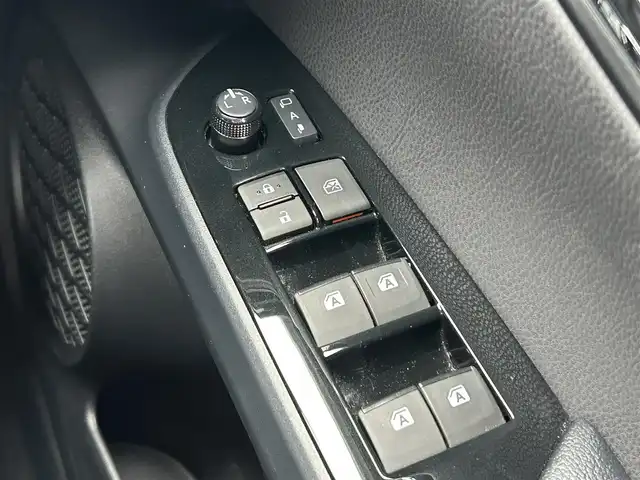 トヨタ プリウス A プレミアム　ツーリングセレ 宮城県 2016(平28)年 6万km スティールブロンドM 寒冷地仕様/・デアイサー/・リアフォグランプ/＝＝＝/エアロ（F/S/R）/セーフティセンス/・プリクラッシュセーフティ/・レーンディパーチャーアラート/・オートマチックハイビーム/・レーダークルーズコントロール/ブラインドスポットモニター/インテリジェントクリアランスソナー/シンプルインテリジェントパーキングアシスト/ヘッドアップディスプレイ/純正9インチナビ（DSZT-YC4T）/・CD/DVD/・Bluetooth/・フルセグTV/バックカメラ/ビルトインETC/ドライブレコーダー/AC100V/1500W/本革シート/シートヒーター/運転席パワーシート/革巻きステアリング/ステアリングスイッチ/LEDヘッドランプ/フォグランプ/オートライト/スマートキー＆プッシュスタート/電動格納ミラー/純正17インチAW/純正フロアマット/純正ドアバイザー/トノカバー/W/サイド/カーテンエアバッグ