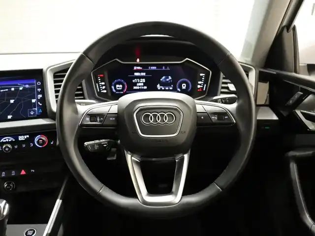 アウディ アウディ Ａ１ SB 25TFSI アドバンスド 静岡県 2023(令5)年 1.1万km パール 純正ナビ/Carplay/バーチャルコックピット/衝突軽減ブレーキ/ACC/BSM/LKA/バックカメラ/前席シートヒーター/前後ドライブレコーダー/オートハイビーム