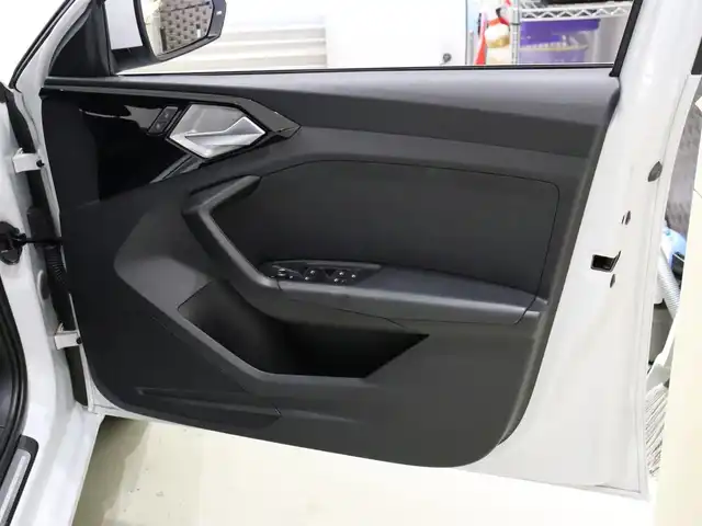 アウディ アウディ Ａ１ SB 25TFSI アドバンスド 静岡県 2023(令5)年 1.1万km パール 純正ナビ/Carplay/バーチャルコックピット/衝突軽減ブレーキ/ACC/BSM/LKA/バックカメラ/前席シートヒーター/前後ドライブレコーダー/オートハイビーム