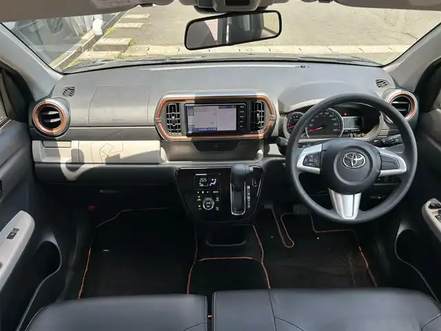 トヨタ パッソ モーダ　チャーム 静岡県 2020(令2)年 2万km ダークエメラルドマイカ 純正SDナビ（NSCN-W68）/Bluetooth/CD/ワンセグTV/FM/AM/アラウンドビューモニター/バック/フロント/サイドカメラ/コーナーセンサー/衝突軽減システム/横滑り防止機能/ETC/オートマチックハイビーム/オートライト/LEDヘッドライト/純正フロアマット