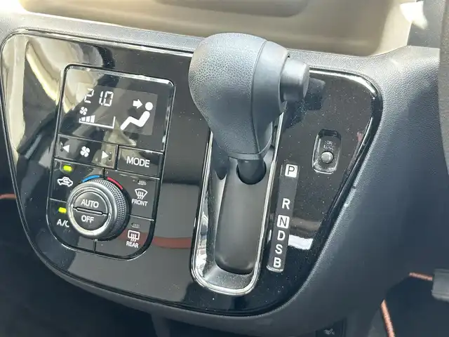 トヨタ パッソ モーダ　チャーム 静岡県 2020(令2)年 2万km ダークエメラルドマイカ 純正SDナビ（NSCN-W68）/Bluetooth/CD/ワンセグTV/FM/AM/アラウンドビューモニター/バック/フロント/サイドカメラ/コーナーセンサー/衝突軽減システム/横滑り防止機能/ETC/オートマチックハイビーム/オートライト/LEDヘッドライト/純正フロアマット