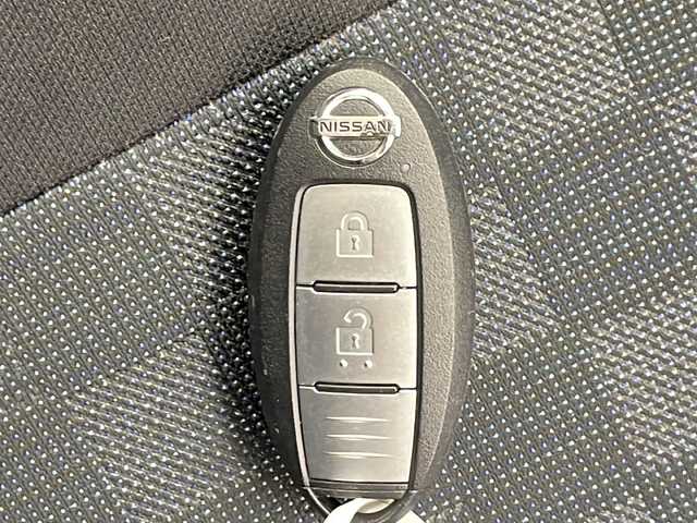 日産 デイズ ハイウェイスターX 千葉県 2020(令2)年 6.1万km ブラック 衝突軽減ブレーキ/レーンキープアシスト/純正ディーラーOPナビ/BT フルセグTV CD DVD AM FM/全方位カメラ/前方ドライブレコーダー/純正アルミホイール/純正フロアマット/LEDヘッドライト/ステアリングスイッチ/アイドリングストップ/プッシュスタート/スマートキー