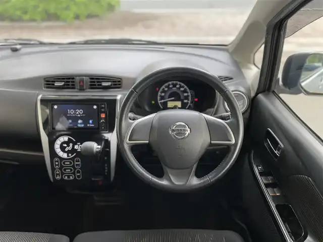 日産 デイズ X Vセレクション 静岡県 2017(平29)年 3.7万km クールシルバー 1オーナー　/衝突軽減警告　/ディスプレイオーディオ /全方位カメラ　/ヘッドライトレベライザー  /ウィンカーミラー　/純正14インチAW /フロアマット　/スマートキー  /保証書