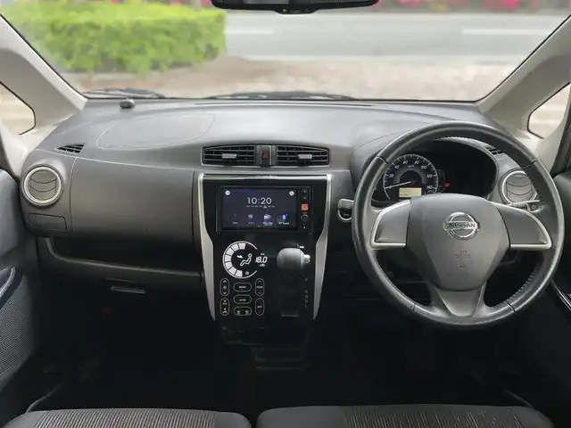 日産 デイズ X Vセレクション 静岡県 2017(平29)年 3.7万km クールシルバー 1オーナー　/衝突軽減警告　/ディスプレイオーディオ /全方位カメラ　/ヘッドライトレベライザー  /ウィンカーミラー　/純正14インチAW /フロアマット　/スマートキー  /保証書
