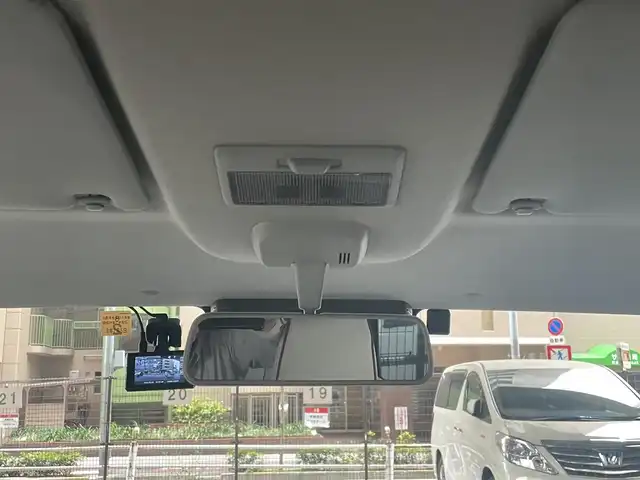 スズキ スペーシア HYBRID X 大阪府 2023(令5)年 0.5万km オフブルーメタリック/ホワイト2トーン デュアルセンサーブレーキサポートII/・誤発進抑制機能/・後方誤発進抑制機能/・低速時ブレーキサポート/・パーキングセンサー/・車線逸脱抑制機能/・車線逸脱警報機能/・ふらつき警報機能/・発進お知らせ機能/・標識認識機能/・アダクティブクルーズコントロール/・車線維持支援機能/スズキ純正メモリナビ/・Bluetooth/・フルセグTV/・バックカメラ/LEDヘッドライト/両側パワースライドドア/シートヒーター/アイドリングストップ/ビルトインETC/ワンオーナー/新車保証書/取扱説明書