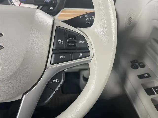 スズキ スペーシア HYBRID X 大阪府 2023(令5)年 0.5万km オフブルーメタリック/ホワイト2トーン デュアルセンサーブレーキサポートII/・誤発進抑制機能/・後方誤発進抑制機能/・低速時ブレーキサポート/・パーキングセンサー/・車線逸脱抑制機能/・車線逸脱警報機能/・ふらつき警報機能/・発進お知らせ機能/・標識認識機能/・アダクティブクルーズコントロール/・車線維持支援機能/スズキ純正メモリナビ/・Bluetooth/・フルセグTV/・バックカメラ/LEDヘッドライト/両側パワースライドドア/シートヒーター/アイドリングストップ/ビルトインETC/ワンオーナー/新車保証書/取扱説明書