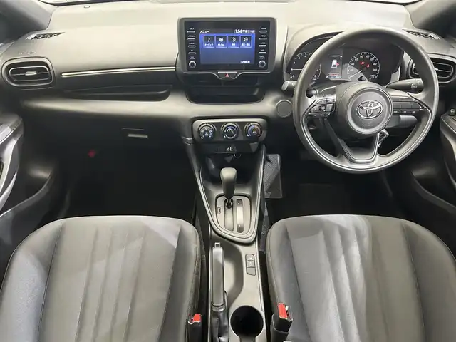 トヨタ ヤリス X Bパッケージ 愛媛県 2022(令4)年 0.9万km アバンギャルドブロンズメタリック ・純正ディスプレイオーディオ（ＢＴ・ＦＭＡＭ・ＵＳＢ接続）/・バックカメラ　/・ＥＴＣ　/・前方ドラレコ　/・ステアリングリモコン/・横滑り防止