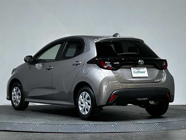 トヨタ ヤリス X Bパッケージ 愛媛県 2022(令4)年 0.9万km アバンギャルドブロンズメタリック ・純正ディスプレイオーディオ（ＢＴ・ＦＭＡＭ・ＵＳＢ接続）/・バックカメラ　/・ＥＴＣ　/・前方ドラレコ　/・ステアリングリモコン/・横滑り防止