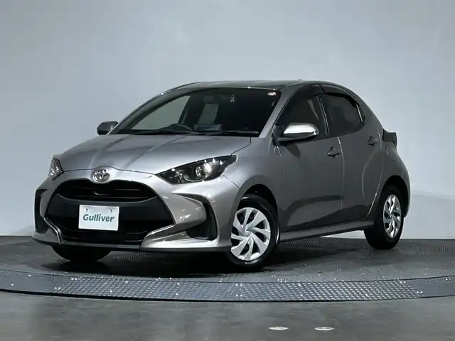 トヨタ ヤリス X Bパッケージ 愛媛県 2022(令4)年 0.9万km アバンギャルドブロンズメタリック ・純正ディスプレイオーディオ（ＢＴ・ＦＭＡＭ・ＵＳＢ接続）/・バックカメラ　/・ＥＴＣ　/・前方ドラレコ　/・ステアリングリモコン/・横滑り防止