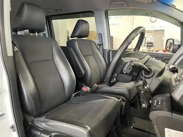 ホンダ ステップワゴン スパーダ Z クールスピリット 福岡県 2012(平24)年 11.2万km ホワイトオーキッドパール Gathers製OP９インチナビ/地デジTV/Bluetooth接続/バックカメラ/CD/DVD/クルーズコントロール/パドルシフト/両側Pスライドドア/ETC/オートライト/アイドリングストップ/横滑り防止装置/電格ミラー/黒半革調シート/純正フロアマット/ドアバイザー/純正17インチAW/取説書/スペアキー