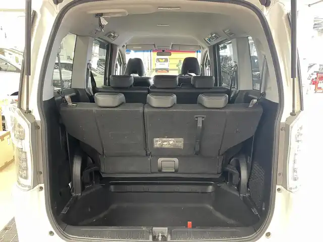 ホンダ ステップワゴン スパーダ Z クールスピリット 福岡県 2012(平24)年 11.2万km ホワイトオーキッドパール Gathers製OP９インチナビ/地デジTV/Bluetooth接続/バックカメラ/CD/DVD/クルーズコントロール/パドルシフト/両側Pスライドドア/ETC/オートライト/アイドリングストップ/横滑り防止装置/電格ミラー/黒半革調シート/純正フロアマット/ドアバイザー/純正17インチAW/取説書/スペアキー