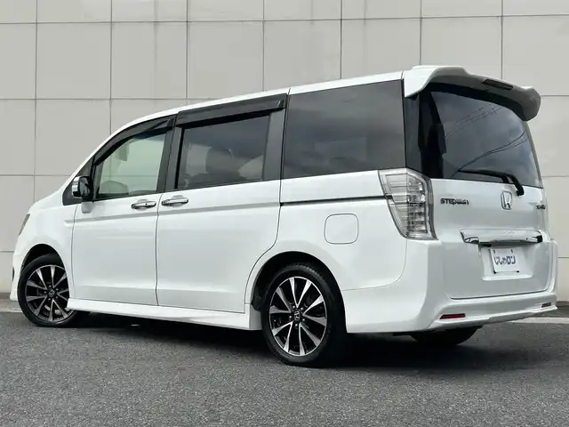 ホンダ ステップワゴン スパーダ Z クールスピリット 埼玉県 2012(平24)年 11.2万km ホワイトオーキッドパール (株)IDOMが運営する【じしゃロン熊谷店】の自社ローン専用車両になりますこちらは現金またはオートローンご利用時の価格です。自社ローンご希望の方は別途その旨お申付け下さい/純正メモリー９インチナビ　VXM-135VFN/　CD/DVD/DTV/バックカメラ/両側パワースライドドア/クルーズコントロール/ETC/アイドリングストップ/パドルシフト/純正フロアマット/純正17インチAW/スマートキー