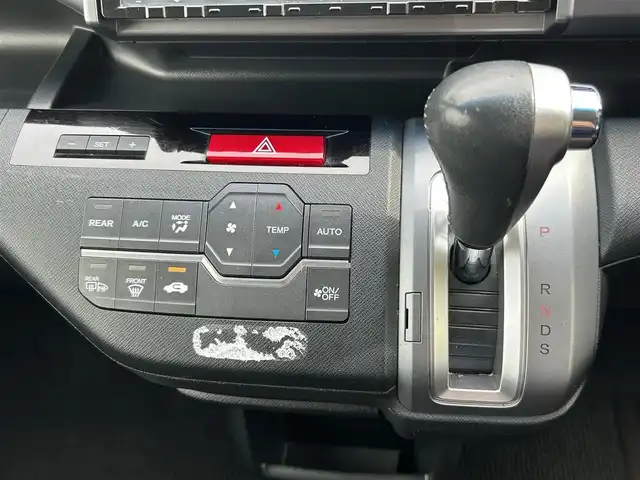 ホンダ ステップワゴン スパーダ Z クールスピリット 埼玉県 2012(平24)年 11.2万km ホワイトオーキッドパール (株)IDOMが運営する【じしゃロン熊谷店】の自社ローン専用車両になりますこちらは現金またはオートローンご利用時の価格です。自社ローンご希望の方は別途その旨お申付け下さい/純正メモリー９インチナビ　VXM-135VFN/　CD/DVD/DTV/バックカメラ/両側パワースライドドア/クルーズコントロール/ETC/アイドリングストップ/パドルシフト/純正フロアマット/純正17インチAW/スマートキー