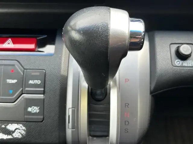 ホンダ ステップワゴン スパーダ Z クールスピリット 埼玉県 2012(平24)年 11.2万km ホワイトオーキッドパール (株)IDOMが運営する【じしゃロン熊谷店】の自社ローン専用車両になりますこちらは現金またはオートローンご利用時の価格です。自社ローンご希望の方は別途その旨お申付け下さい/純正メモリー９インチナビ　VXM-135VFN/　CD/DVD/DTV/バックカメラ/両側パワースライドドア/クルーズコントロール/ETC/アイドリングストップ/パドルシフト/純正フロアマット/純正17インチAW/スマートキー