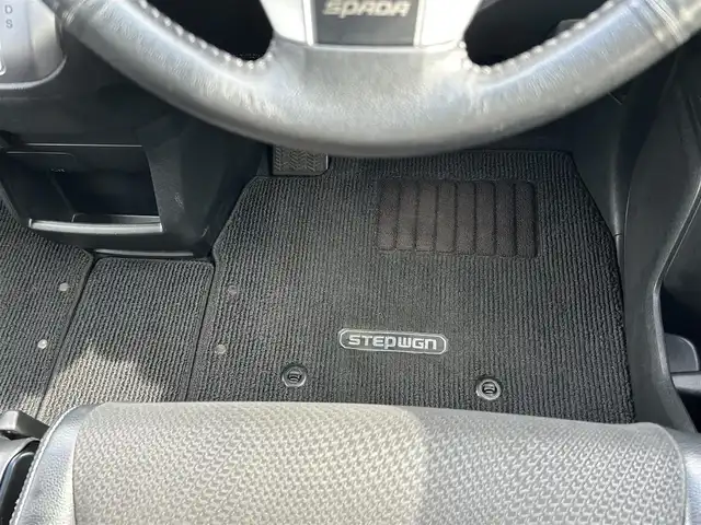 ホンダ ステップワゴン スパーダ Z クールスピリット 埼玉県 2012(平24)年 11.2万km ホワイトオーキッドパール (株)IDOMが運営する【じしゃロン熊谷店】の自社ローン専用車両になりますこちらは現金またはオートローンご利用時の価格です。自社ローンご希望の方は別途その旨お申付け下さい/純正メモリー９インチナビ　VXM-135VFN/　CD/DVD/DTV/バックカメラ/両側パワースライドドア/クルーズコントロール/ETC/アイドリングストップ/パドルシフト/純正フロアマット/純正17インチAW/スマートキー