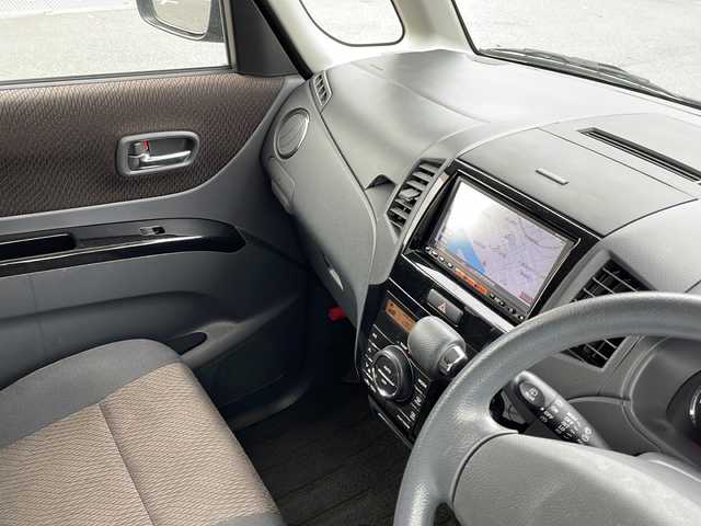 日産 ルークス ハイウェイスター 山口県 2012(平24)年 9.8万km ミステリアスバイオレットパール 純正SDナビ【MM312D-A】/・ワンセグテレビ/・CD、FM・AMラジオ/片側パワースライドドア/バックカメラ/純正14インチアルミホイール/純正フロアマット/プッシュアップスタート/スマートキー/スペアキー/ドアバイザー/フロントフォグランプ/盗難防止システム