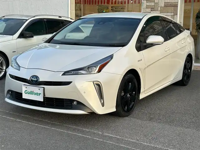 トヨタ プリウス A ツーリングセレクション 徳島県 2019(平31)年 8.5万km ホワイトパールクリスタルシャイン 純正9インチSDナビ NSZT-Y68T/(AM/FM/BT/SD/DISC/フルセグ)/ドライブレコーダー　DRT-H68A/ビルトインETC/バックカメラ/クルーズコントロール/前席シートヒーター/前席エアーシート/コーナーセンサー/ブラインドスポットモニター/アドバンストパーク/パーキングサポートブレーキ/純正ドアバイザー/EV MODE/DRIVE MODE/LEDヘッドライト/純正フロアマット/取扱説明書