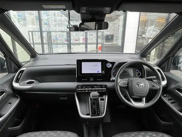 トヨタ ヴォクシー ハイブリッド S－Z 千葉県 2022(令4)年 2.1万km アティチュードブラックマイカ 純正8インチディスプレイオーディオ/(BT FM AM)/モデリスタエアロ/前後ドライブレコーダー/バックカメラ/衝突被害軽減システム/車線逸脱警報/クルーズコントロール/ハーフレザーシート/両側パワースライドドア/横滑り防止装置/ビルトインETC2.0/アイドリングストップ/LEDヘッドライト/フォグランプ/オートライト/ウィンカーミラー/電動格納ミラー/純正17インチAW/シートヒーター/シートリフター/プッシュスタート/スマートキー/フロアマット/ドアバイザー/保証書