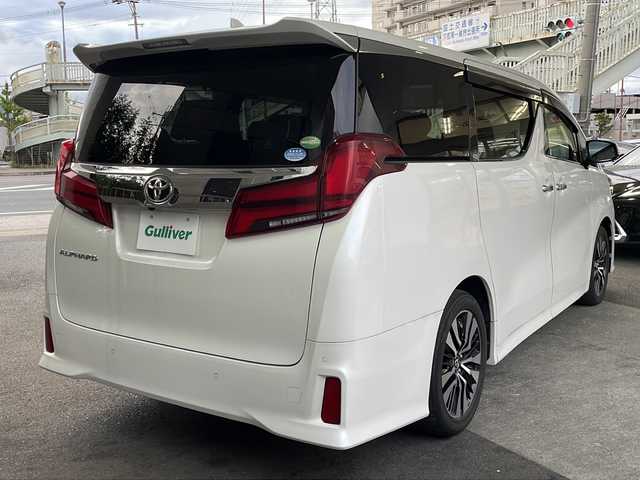 トヨタ アルファード S Cパッケージ 京都府 2019(平31)年 10.9万km ホワイトパールクリスタルシャイン 純正SDナビ 10.3インチ/（NSZN-Z68T）/ドライブレコーダー/（ZDR-015）/フリップダウンモニター/（V12T-R68C）/３眼LEDライト/トヨタセーフティセンス/レーダークルーズコントロール/レーンキープアシスト/プリクラッシュセーフティセンス（PCR）/ロードサインアシスト（RSA）/オートマチックハイビーム/クリアランスソナー/PKSB/ブレーキホールド/メモリーパワーシート/シートヒーター＆ベンチレーター/ステアリングヒーター/HDMI/ナノイー/オールパワーウィンドウ/ドアバイザー/シーケンシャルウィンカー/ウィンカーミラー/電動格納ミラー/サンシェード/ドアバイザー/オットマン/電動リアゲート/フルセグTV/プッシュスタート/スマートキー/禁煙車