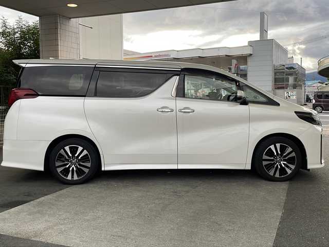 トヨタ アルファード S Cパッケージ 京都府 2019(平31)年 10.9万km ホワイトパールクリスタルシャイン 純正SDナビ 10.3インチ/（NSZN-Z68T）/ドライブレコーダー/（ZDR-015）/フリップダウンモニター/（V12T-R68C）/３眼LEDライト/トヨタセーフティセンス/レーダークルーズコントロール/レーンキープアシスト/プリクラッシュセーフティセンス（PCR）/ロードサインアシスト（RSA）/オートマチックハイビーム/クリアランスソナー/PKSB/ブレーキホールド/メモリーパワーシート/シートヒーター＆ベンチレーター/ステアリングヒーター/HDMI/ナノイー/オールパワーウィンドウ/ドアバイザー/シーケンシャルウィンカー/ウィンカーミラー/電動格納ミラー/サンシェード/ドアバイザー/オットマン/電動リアゲート/フルセグTV/プッシュスタート/スマートキー/禁煙車