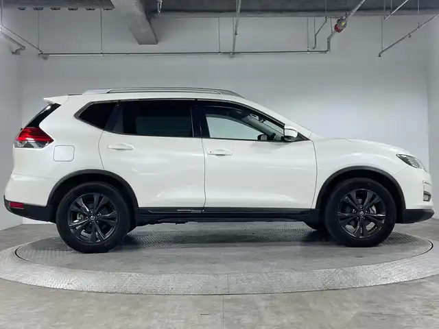 日産 エクストレイル 20Xi Vセレクション 神奈川県 2020(令2)年 4.4万km ブリリアントホワイトパール ・純正ナビ /＜BT/フルセグ/CD/DVD＞/・プロパイロット/・インテリジェントルームミラー/・ETC/・電動サイドブレーキ/・オートホールド/・MTモード/・4WD/・USB/AUX/・ダウンヒルアシストコントロール/・パワーシート（運転席/助手席）/・シートヒーター（運転席/助手席）/・パワーバックドア/・アイドリングストップ/・ECOモード/・レベライザー/・横滑り防止装置/・ミラーヒーター/・オートライト/・インテリジェントキー/・スペアキー/・プッシュスタート/・革巻きステアリング/・電動格納ミラー/・ウィンカーミラー/・LEDヘッドランプ/LEDフォグ/・ルーフレール/・純正１８インチアルミホイール/・純正バイザー/・スペアタイヤ