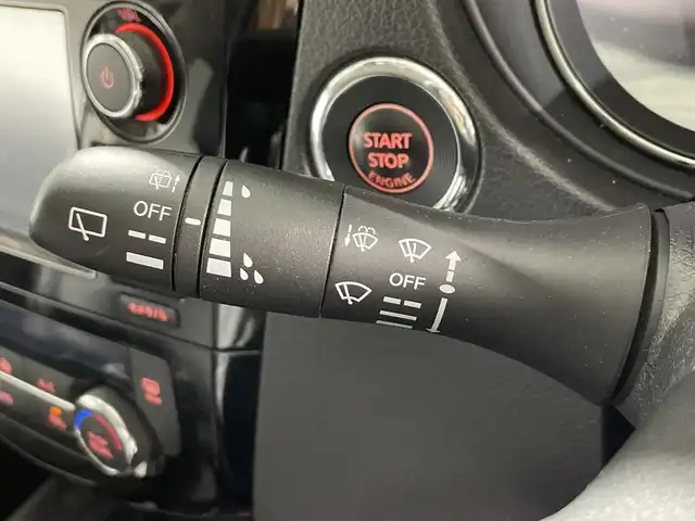 日産 エクストレイル 20Xi Vセレクション 神奈川県 2020(令2)年 4.4万km ブリリアントホワイトパール ・純正ナビ /＜BT/フルセグ/CD/DVD＞/・プロパイロット/・インテリジェントルームミラー/・ETC/・電動サイドブレーキ/・オートホールド/・MTモード/・4WD/・USB/AUX/・ダウンヒルアシストコントロール/・パワーシート（運転席/助手席）/・シートヒーター（運転席/助手席）/・パワーバックドア/・アイドリングストップ/・ECOモード/・レベライザー/・横滑り防止装置/・ミラーヒーター/・オートライト/・インテリジェントキー/・スペアキー/・プッシュスタート/・革巻きステアリング/・電動格納ミラー/・ウィンカーミラー/・LEDヘッドランプ/LEDフォグ/・ルーフレール/・純正１８インチアルミホイール/・純正バイザー/・スペアタイヤ