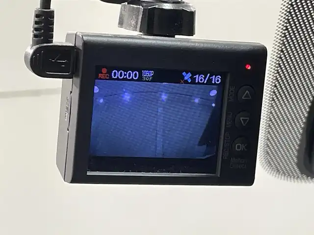 マツダ ＣＸ－８ XD プロアクティブ 愛知県 2018(平30)年 8.6万km スノーフレイクホワイトパールマイカ 純正8インチナビ/（Bluetooth/フルセグTV/DVD/CD）/BOSEサウンド/フリップダウンモニター/衝突軽減ブレーキ/アラウンドビューモニター/レーダークルーズコントロール/シートヒーター/LEDヘッドライト/ドライブレコーダー/ステアリングヒーター/パワーシート/電動リアゲート/コーナーセンサー/プッシュスタートボタン/スマートキー/純正19インチAW/後席サンシェード