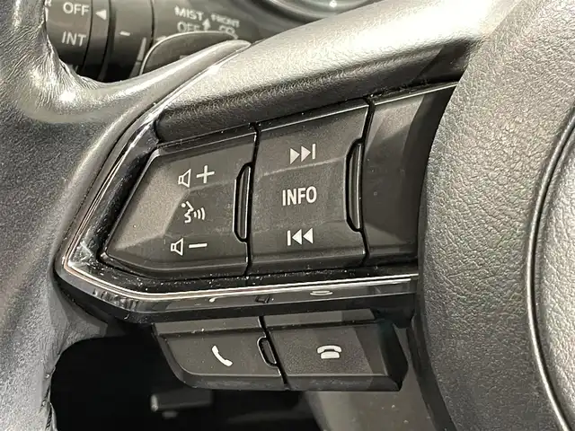 マツダ ＣＸ－８ XD プロアクティブ 愛知県 2018(平30)年 8.6万km スノーフレイクホワイトパールマイカ 純正8インチナビ/（Bluetooth/フルセグTV/DVD/CD）/BOSEサウンド/フリップダウンモニター/衝突軽減ブレーキ/アラウンドビューモニター/レーダークルーズコントロール/シートヒーター/LEDヘッドライト/ドライブレコーダー/ステアリングヒーター/パワーシート/電動リアゲート/コーナーセンサー/プッシュスタートボタン/スマートキー/純正19インチAW/後席サンシェード