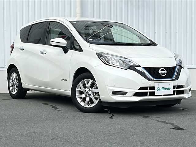 日産 ノート e－パワー X 三重県 2019(令1)年 4.5万km ブリリアントホワイトパール 純正ナビ /バックカメラ /ETC /スペアキー /エマージェンシーブレーキ /レーンキープアシスト /前方ドライブレコーダー /コーナーセンサー /フロアマット /オートライト /電動格納ミラー /禁煙車