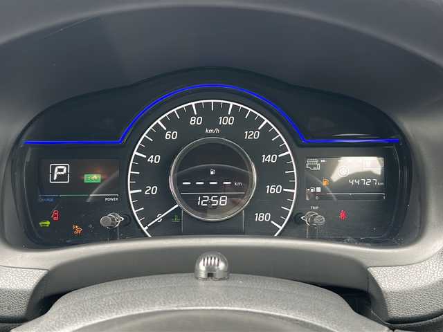 日産 ノート e－パワー X 三重県 2019(令1)年 4.5万km ブリリアントホワイトパール 純正ナビ /バックカメラ /ETC /スペアキー /エマージェンシーブレーキ /レーンキープアシスト /前方ドライブレコーダー /コーナーセンサー /フロアマット /オートライト /電動格納ミラー /禁煙車