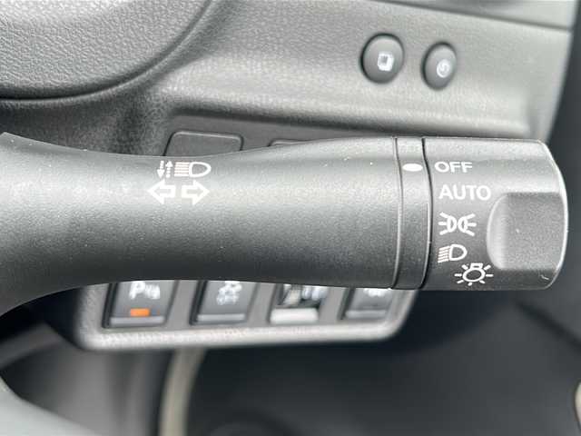 日産 ノート e－パワー X 三重県 2019(令1)年 4.5万km ブリリアントホワイトパール 純正ナビ /バックカメラ /ETC /スペアキー /エマージェンシーブレーキ /レーンキープアシスト /前方ドライブレコーダー /コーナーセンサー /フロアマット /オートライト /電動格納ミラー /禁煙車