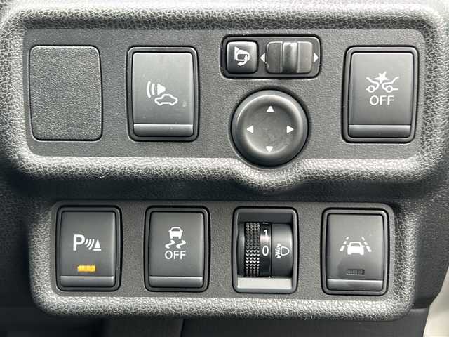 日産 ノート e－パワー X 三重県 2019(令1)年 4.5万km ブリリアントホワイトパール 純正ナビ /バックカメラ /ETC /スペアキー /エマージェンシーブレーキ /レーンキープアシスト /前方ドライブレコーダー /コーナーセンサー /フロアマット /オートライト /電動格納ミラー /禁煙車