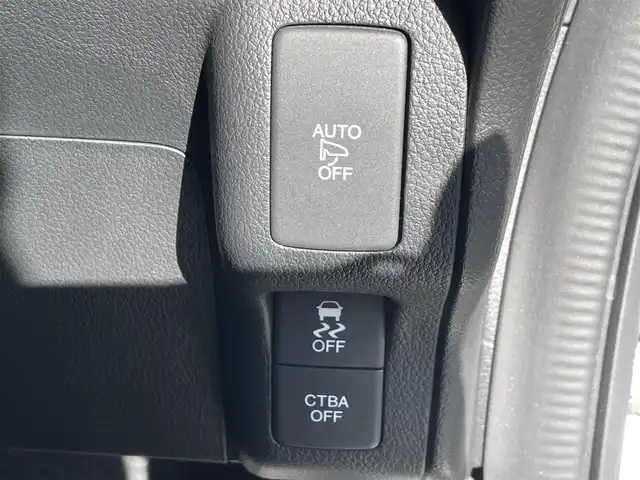 ホンダ Ｎ ＢＯＸ カスタム G SSパッケージ 熊本県 2015(平27)年 6.3万km プレミアムホワイトパールⅡ ワンオーナー/CTBA/プッシュスタート/純正ナビ/（CD・DVD・フルセグTV・BTオーディオ・SD）/バックカメラ/純正14インチAW/両側パワースライドドア/ディスチャージヘッドライト/オートライト/フォグライト/横滑り防止装置/ウィンカーミラー/純正フロアマット/純正ドアバイザー/新車保証書/取扱説明書/スマートスペアキー×1本