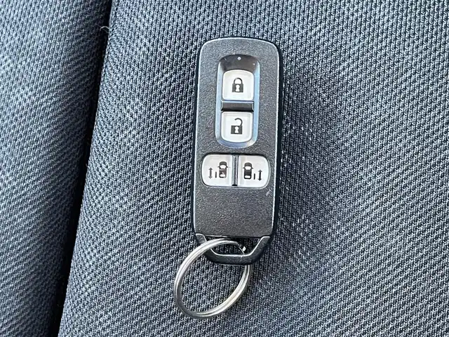 ホンダ Ｎ ＢＯＸ カスタム G SSパッケージ 熊本県 2015(平27)年 6.3万km プレミアムホワイトパールⅡ ワンオーナー/CTBA/プッシュスタート/純正ナビ/（CD・DVD・フルセグTV・BTオーディオ・SD）/バックカメラ/純正14インチAW/両側パワースライドドア/ディスチャージヘッドライト/オートライト/フォグライト/横滑り防止装置/ウィンカーミラー/純正フロアマット/純正ドアバイザー/新車保証書/取扱説明書/スマートスペアキー×1本