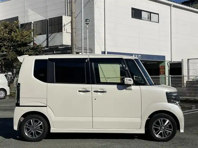 ホンダ Ｎ ＢＯＸ カスタム G SSパッケージ 熊本県 2015(平27)年 6.3万km プレミアムホワイトパールⅡ ワンオーナー/CTBA/プッシュスタート/純正ナビ/（CD・DVD・フルセグTV・BTオーディオ・SD）/バックカメラ/純正14インチAW/両側パワースライドドア/ディスチャージヘッドライト/オートライト/フォグライト/横滑り防止装置/ウィンカーミラー/純正フロアマット/純正ドアバイザー/新車保証書/取扱説明書/スマートスペアキー×1本