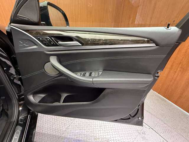 ＢＭＷ ＢＭＷ Ｘ４ xDrive 20d Mスポーツ 千葉県 2020(令2)年 4.1万km 黒 パノラマSR　/OP20インチAW　/純正ナビ　/360°カメラ　/ACC　/BSM　/黒革　/シートヒーター　/パワーシート　/LEDヘッドライト　/オートライト　/HUD　/パーキングアシスト　/電動リアゲート　/ETC　/ドライブレコーダー