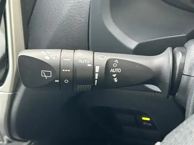 トヨタ ランドクルーザー プラド TX Lパッケージ 茨城県 2018(平30)年 6.9万km ホワイトパールクリスタルシャイン 純正ナビ　NZST-Y66T/　(AM/FM/フルセグ/Bluetooth)/バックカメラ/4WD/サンルーフ/7人乗り/ビルドインETC2.0/純正ドライブレコーダー/レーダークルーズコントロール/クリアランスソナー/革巻きステアリング/黒革シート/シートヒーター/シートエアコン/パワーシート/電動格納サードシート/ルーフレール/カーテンエアバッグ/LEDヘッドライト/オートマチックハイビーム/衝突被害軽減/レーンキープアシスト/スマートキー