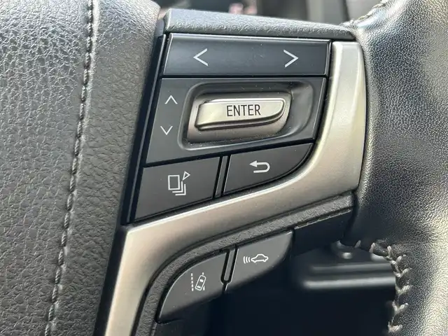 トヨタ ランドクルーザー プラド TX Lパッケージ 茨城県 2018(平30)年 6.9万km ホワイトパールクリスタルシャイン 純正ナビ　NZST-Y66T/　(AM/FM/フルセグ/Bluetooth)/バックカメラ/4WD/サンルーフ/7人乗り/ビルドインETC2.0/純正ドライブレコーダー/レーダークルーズコントロール/クリアランスソナー/革巻きステアリング/黒革シート/シートヒーター/シートエアコン/パワーシート/電動格納サードシート/ルーフレール/カーテンエアバッグ/LEDヘッドライト/オートマチックハイビーム/衝突被害軽減/レーンキープアシスト/スマートキー