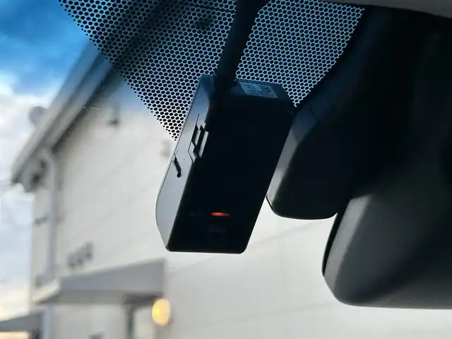 トヨタ ランドクルーザー プラド TX Lパッケージ 茨城県 2018(平30)年 6.9万km ホワイトパールクリスタルシャイン 純正ナビ　NZST-Y66T/　(AM/FM/フルセグ/Bluetooth)/バックカメラ/4WD/サンルーフ/7人乗り/ビルドインETC2.0/純正ドライブレコーダー/レーダークルーズコントロール/クリアランスソナー/革巻きステアリング/黒革シート/シートヒーター/シートエアコン/パワーシート/電動格納サードシート/ルーフレール/カーテンエアバッグ/LEDヘッドライト/オートマチックハイビーム/衝突被害軽減/レーンキープアシスト/スマートキー